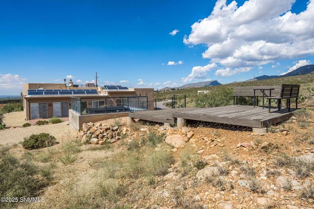 15514 Space Murals Lane, Las Cruces, NM 88011