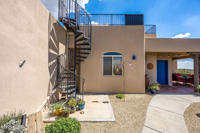15514 Space Murals Lane, Las Cruces, NM 88011