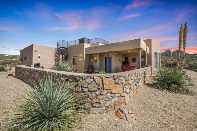 15514 Space Murals Lane, Las Cruces, NM 88011