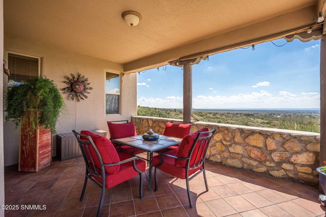 15514 Space Murals Lane, Las Cruces, NM 88011