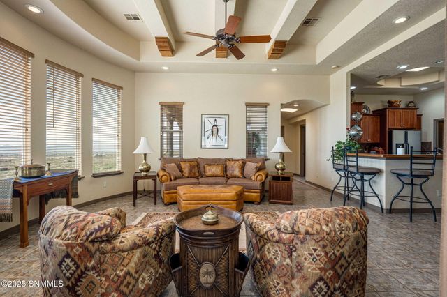 15514 Space Murals Lane, Las Cruces, NM 88011