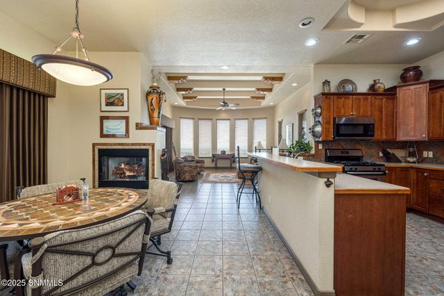 15514 Space Murals Lane, Las Cruces, NM 88011