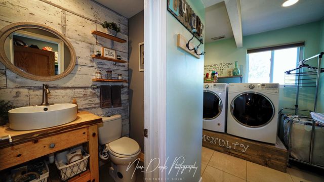 127 E GRAND Avenue, Fox Lake, IL 60020