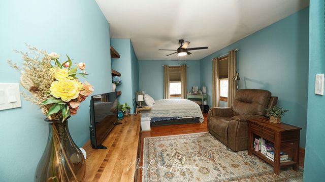 127 E GRAND Avenue, Fox Lake, IL 60020