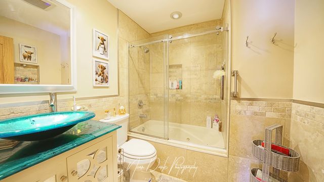 127 E GRAND Avenue, Fox Lake, IL 60020