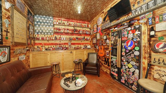 127 E GRAND Avenue, Fox Lake, IL 60020