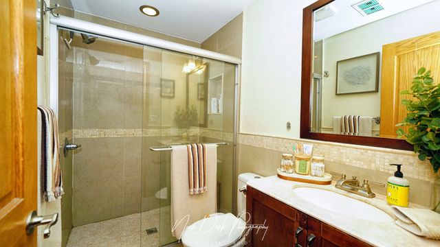 127 E GRAND Avenue, Fox Lake, IL 60020