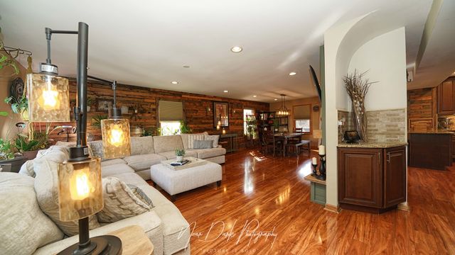 127 E GRAND Avenue, Fox Lake, IL 60020