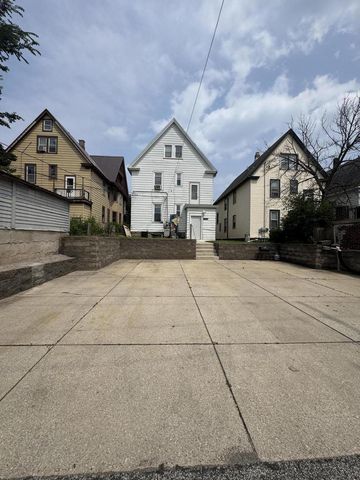 2851 N Cramer STREET #2853, Milwaukee, WI 53211