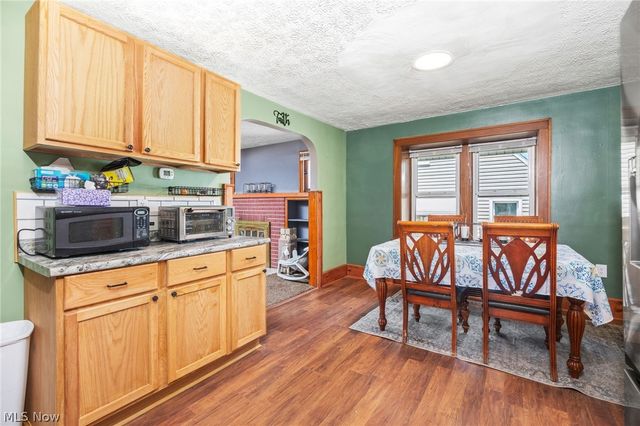 33 Pfeiffer Avenue, Akron, OH 44312