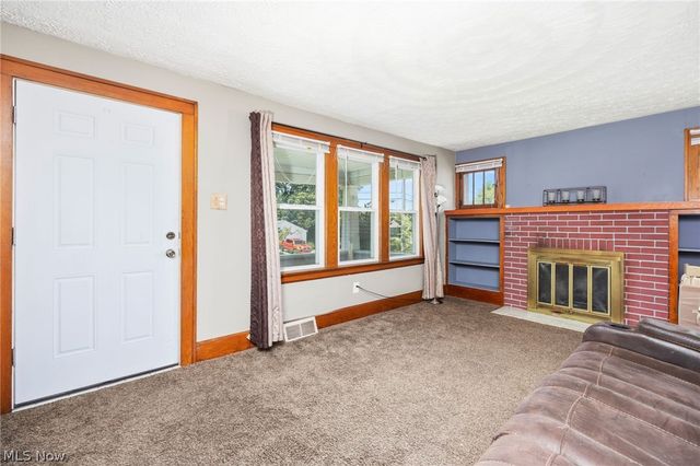 33 Pfeiffer Avenue, Akron, OH 44312