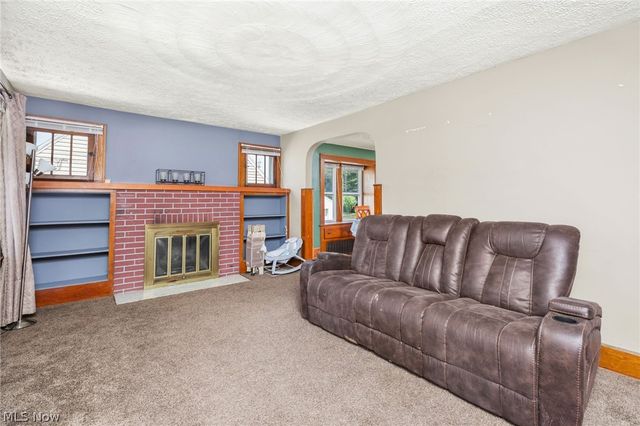 33 Pfeiffer Avenue, Akron, OH 44312