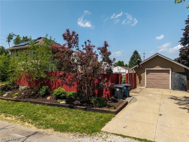 33 Pfeiffer Avenue, Akron, OH 44312