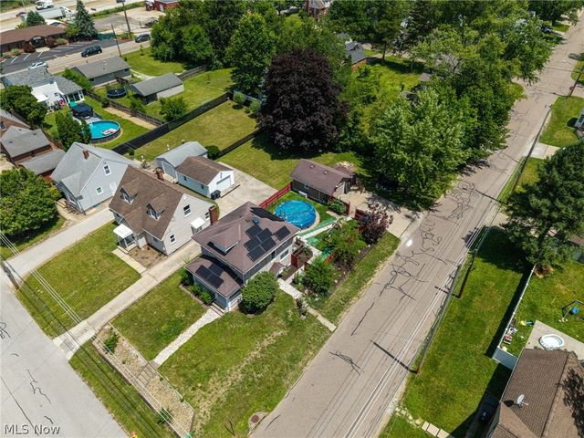 33 Pfeiffer Avenue, Akron, OH 44312