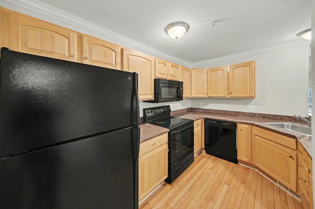 2738 Barclay Way, Ann Arbor, MI 48105