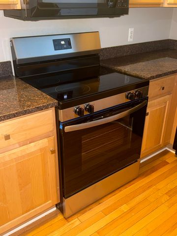 2738 Barclay Way, Ann Arbor, MI 48105