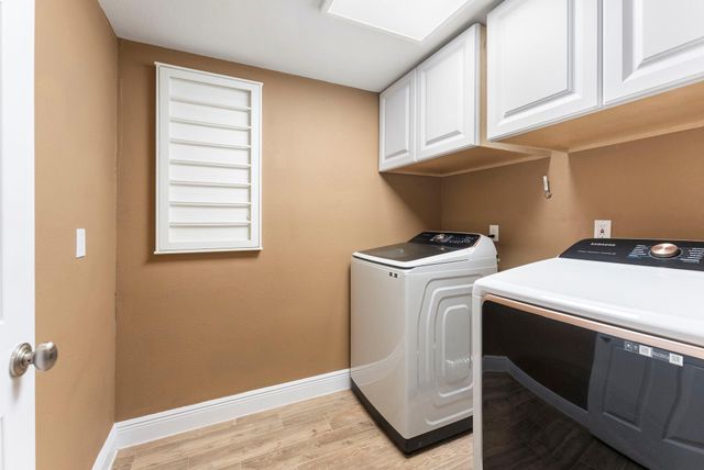 98 S Wilde Yaupon Court, Spring, TX 77381