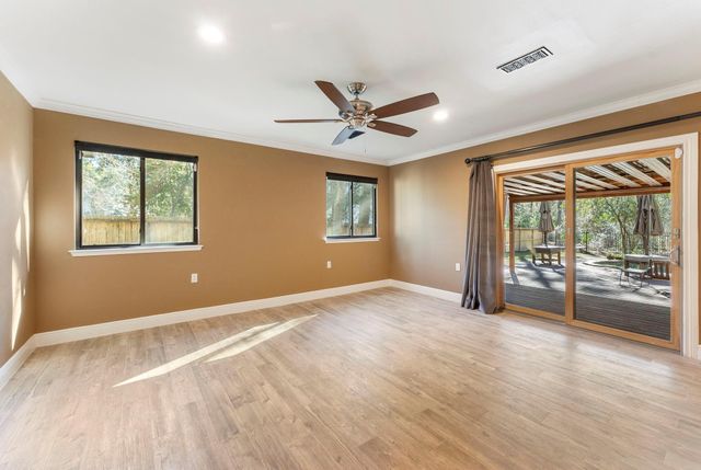 98 S Wilde Yaupon Court, Spring, TX 77381