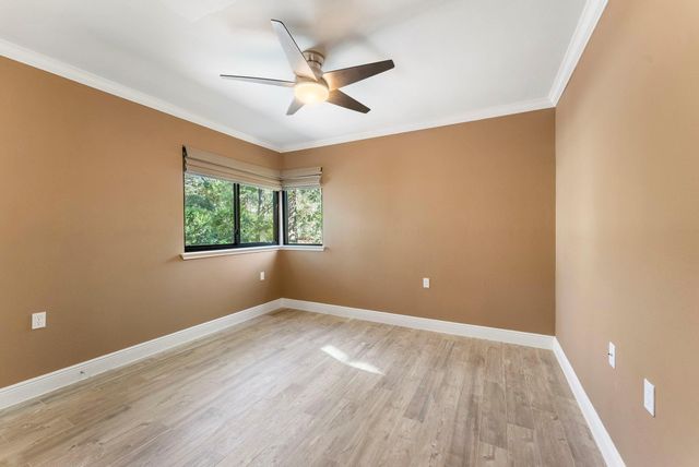 98 S Wilde Yaupon Court, Spring, TX 77381