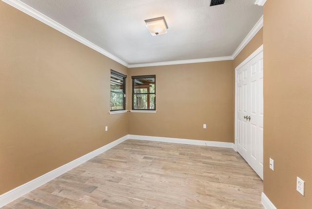 98 S Wilde Yaupon Court, Spring, TX 77381