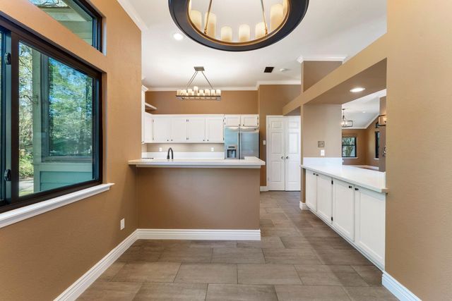 98 S Wilde Yaupon Court, Spring, TX 77381