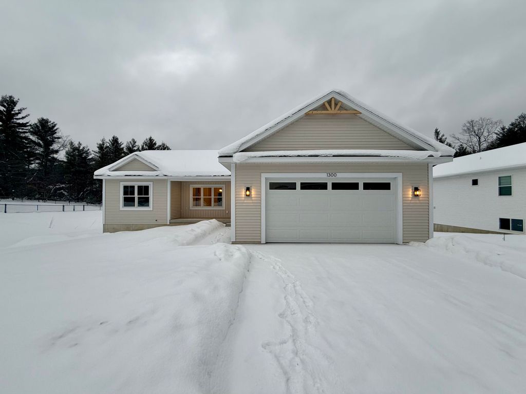 1300 Sydney Street, Whitehall, MI 49461