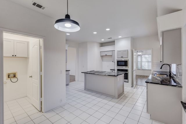 1306 Bentley Drive, Carrollton, TX 75006