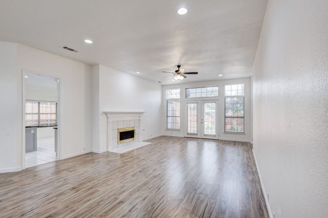 1306 Bentley Drive, Carrollton, TX 75006
