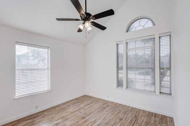 1306 Bentley Drive, Carrollton, TX 75006