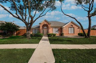 1306 Bentley Drive, Carrollton, TX 75006