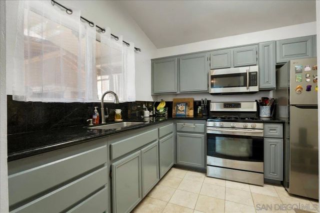 4027 C St, San Diego, CA 92102