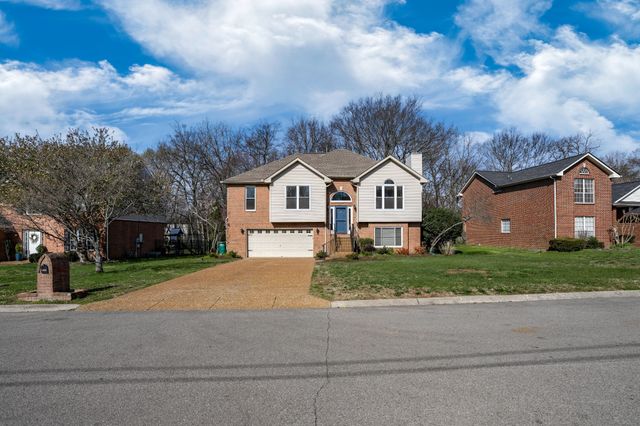 2938 Churchill Ln, Thompsons Station, TN 37179