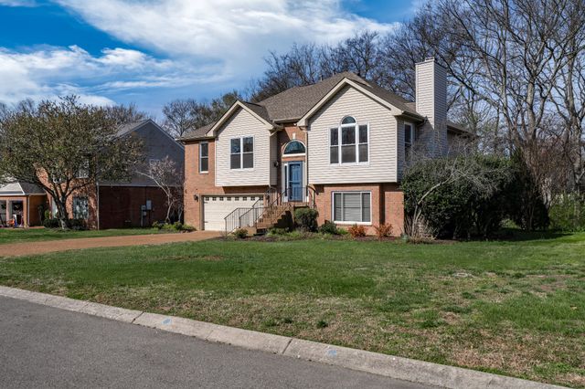 2938 Churchill Ln, Thompsons Station, TN 37179