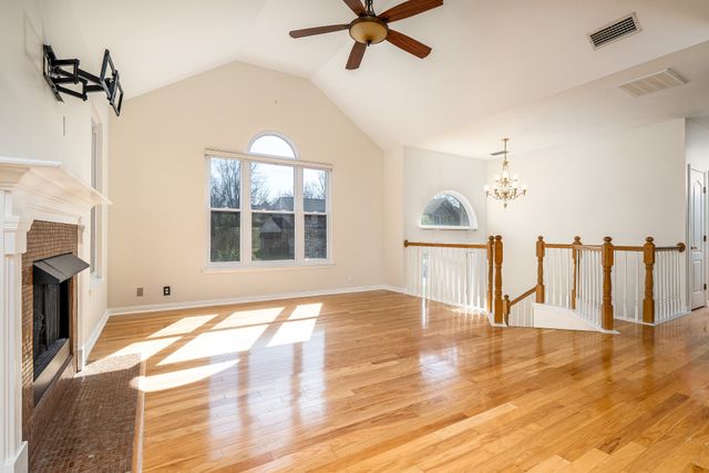 2938 Churchill Ln, Thompsons Station, TN 37179