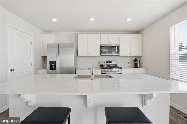 561 E 4TH ST E, Bernville, PA 19506