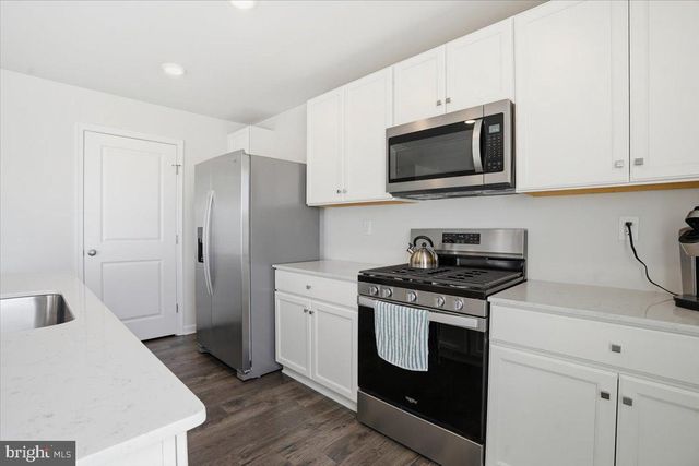 561 E 4TH ST E, Bernville, PA 19506