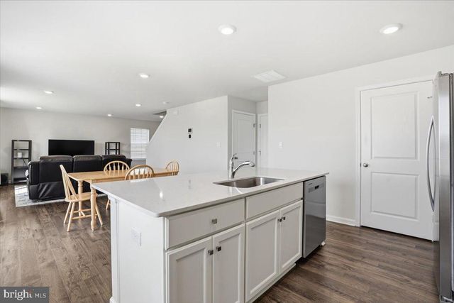 561 E 4TH ST E, Bernville, PA 19506