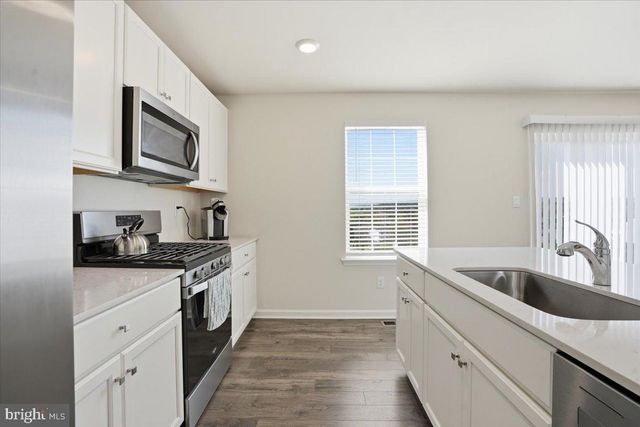 561 E 4TH ST E, Bernville, PA 19506