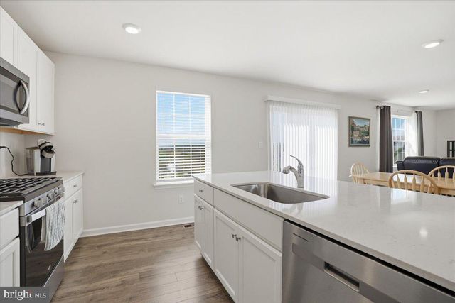 561 E 4TH ST E, Bernville, PA 19506