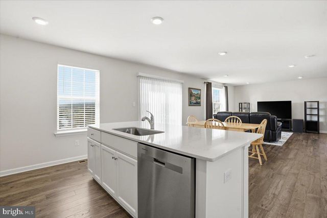 561 E 4TH ST E, Bernville, PA 19506