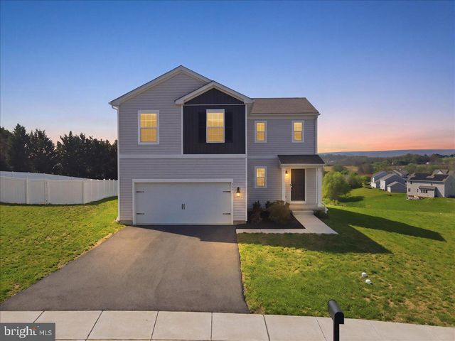 561 E 4TH ST E, Bernville, PA 19506
