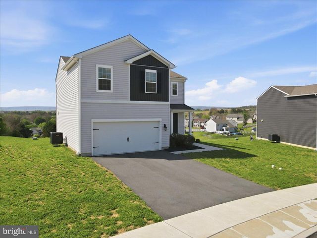 561 E 4TH ST E, Bernville, PA 19506