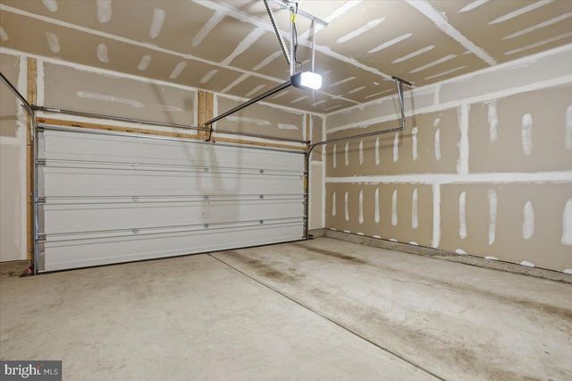 561 E 4TH ST E, Bernville, PA 19506