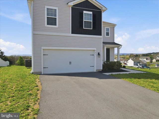 561 E 4TH ST E, Bernville, PA 19506
