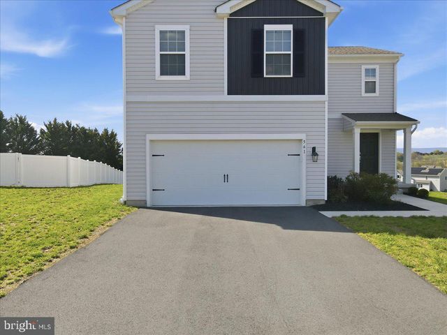 561 E 4TH ST E, Bernville, PA 19506