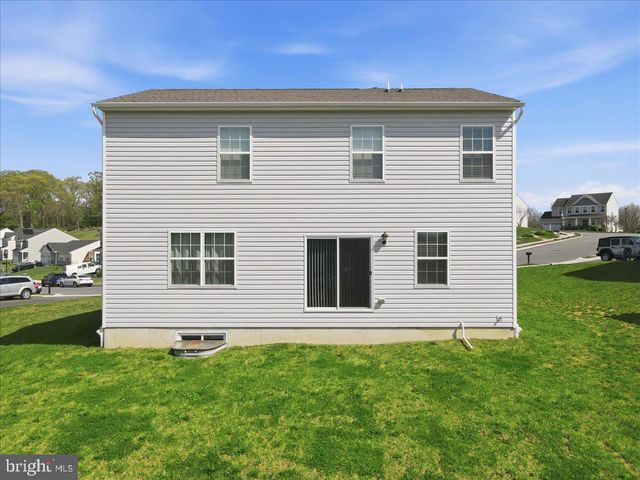 561 E 4TH ST E, Bernville, PA 19506