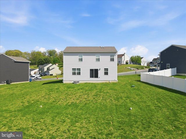 561 E 4TH ST E, Bernville, PA 19506