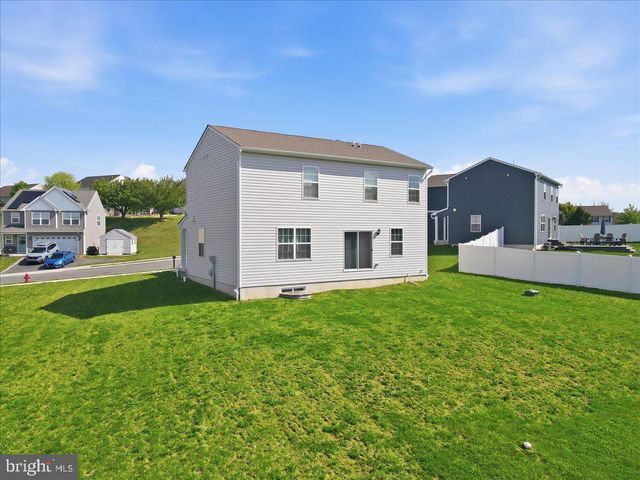 561 E 4TH ST E, Bernville, PA 19506