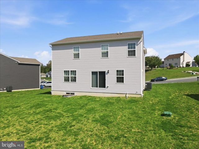 561 E 4TH ST E, Bernville, PA 19506