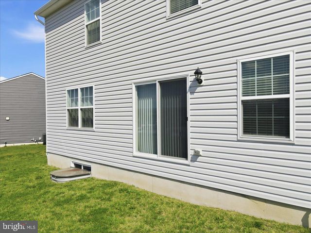 561 E 4TH ST E, Bernville, PA 19506